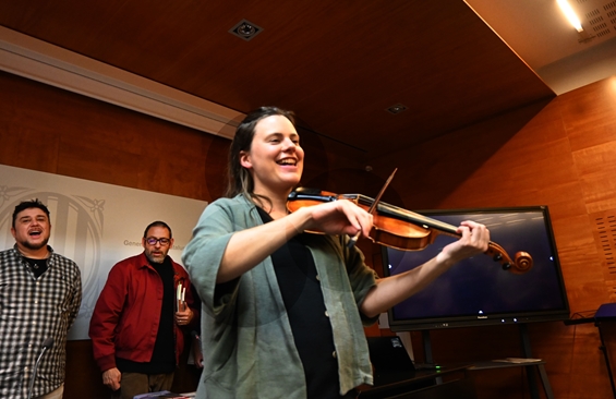 Après l'effort voici le moment de faire la fête, avec Anaïs Falcó (photo CAOC DR)